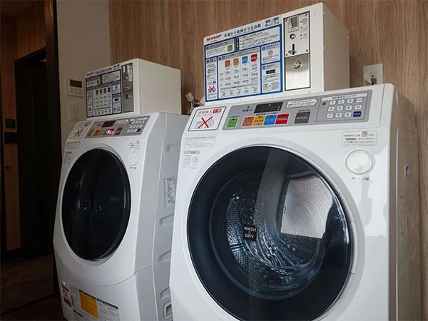コンスタントホテルのコインランドリーの写真